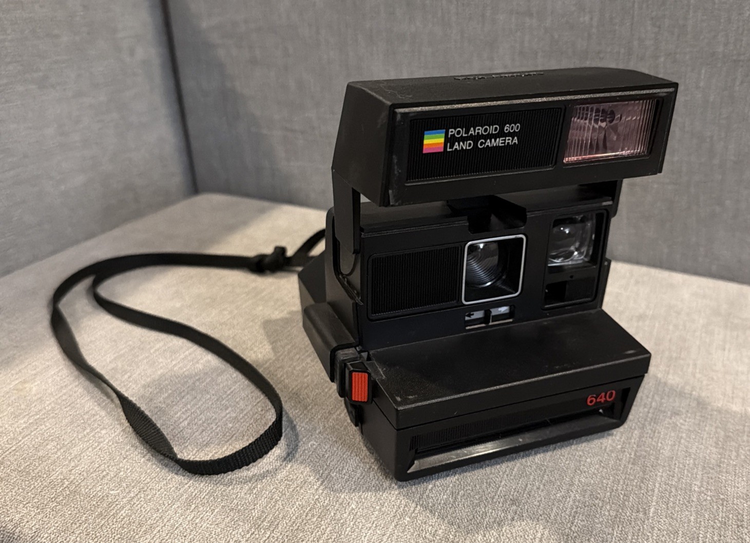 Vintage Polaroid 600 Series 640 Instant Land Camera Clean Look Last Pic Untested