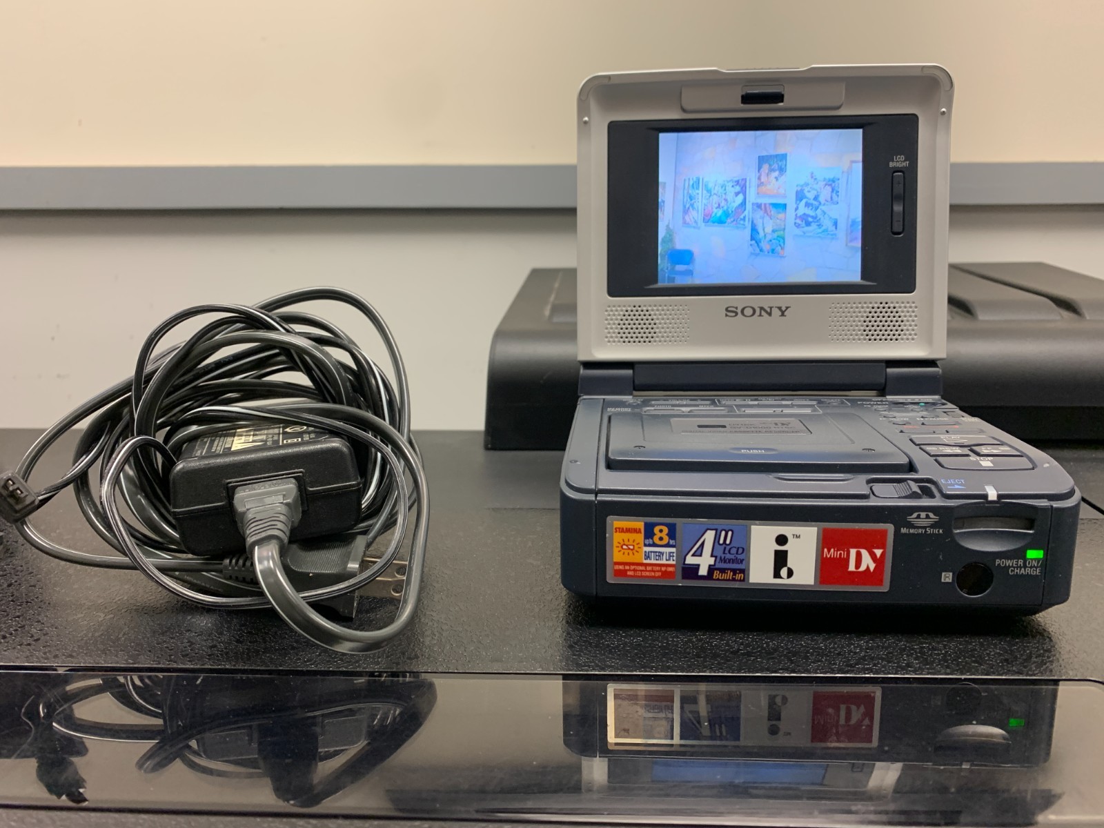 Sony GV-D1000 MiniDV Video Walkman Recorder Player