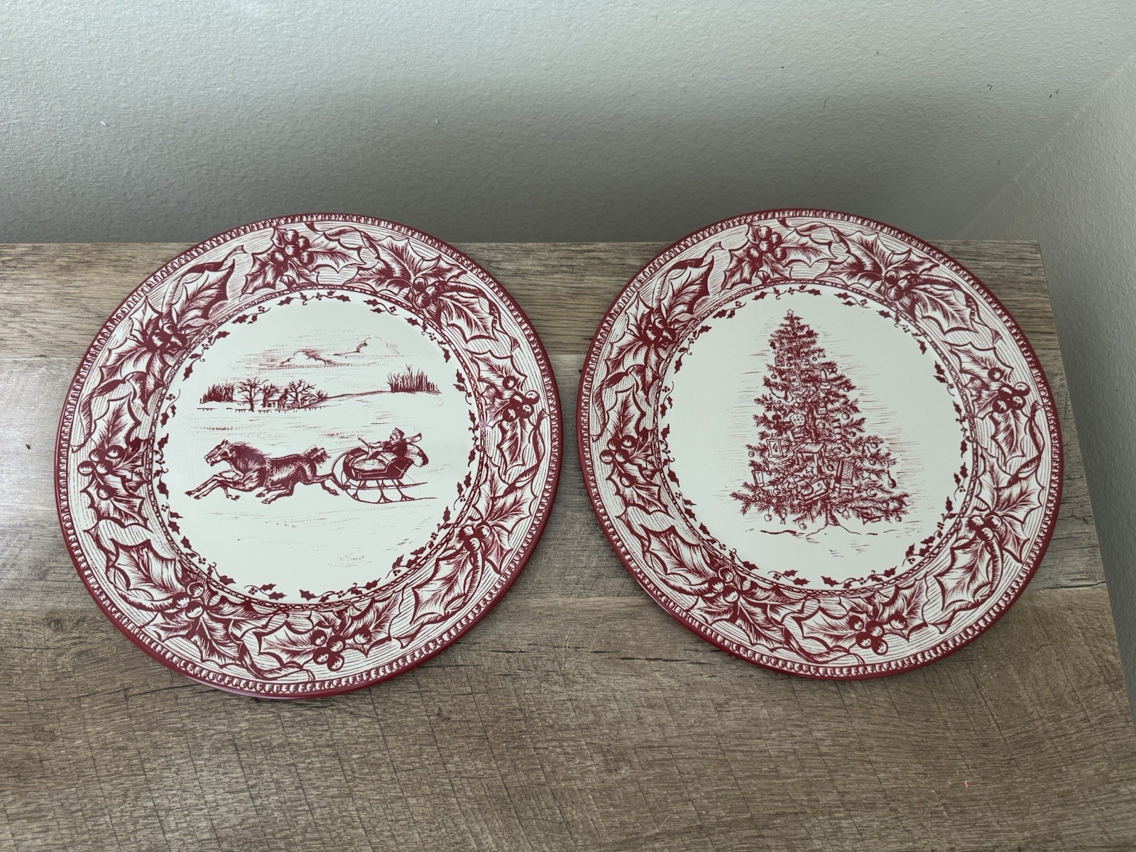 Restoration Hardware 2004 Tin Dinner Plate Christmas Stockings Red White 10.25”