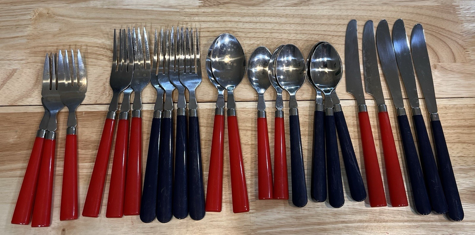 20 Piece MCM Stainless Steel Flatware Set Red and Blue Made in Taiwan