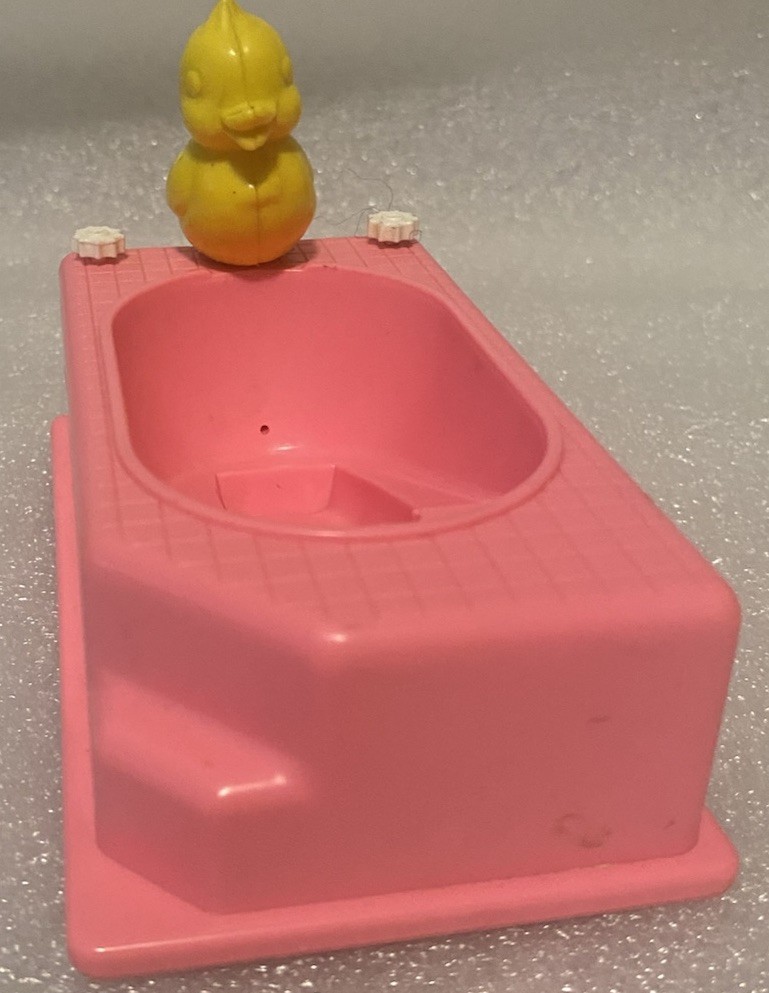 Vintage 1995 Barbie Kelly Bathtime Fun Playset Bathtub Toy No Doll Duck Pink Tub
