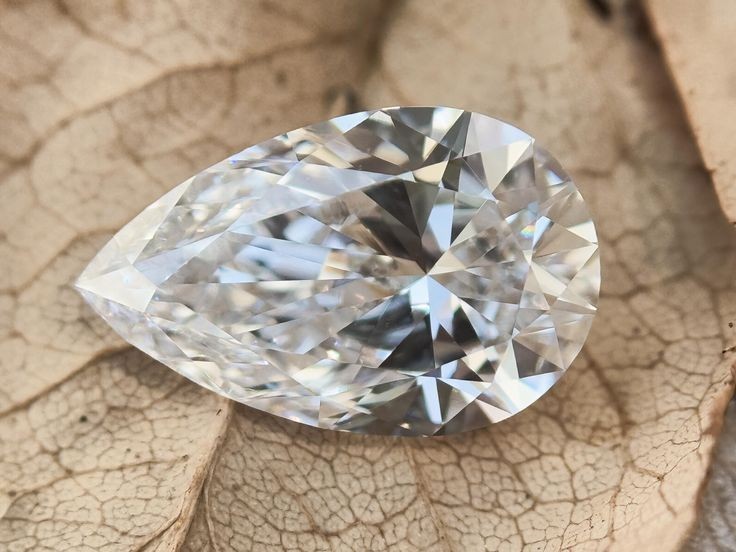 Loose Natural D Color 4.00 Ct Pear Cut Lab Grown Diamond VVS1 Certified