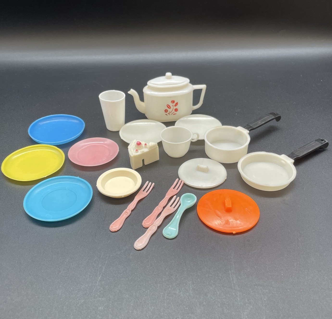 Vintage Toy Play Pretend Kitchen Dishes Pots Pans Teapot Cups Lot of 19