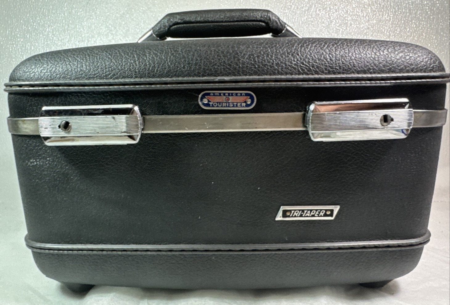 Vintage American Tourister Make Up Train Case Carry On Luggage No Key 