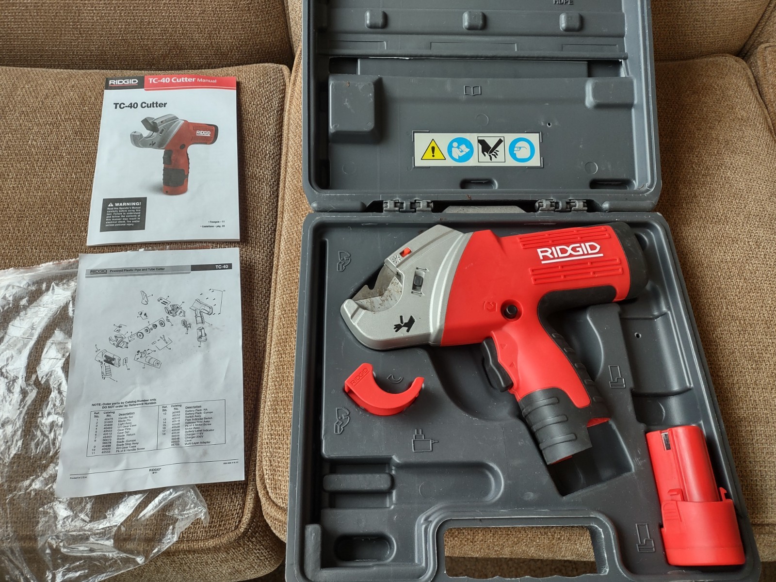 RIDGID TC-40 Cordless Plastic Pipe Cutter 3-42mm Dia. +Battery + Case No Charger