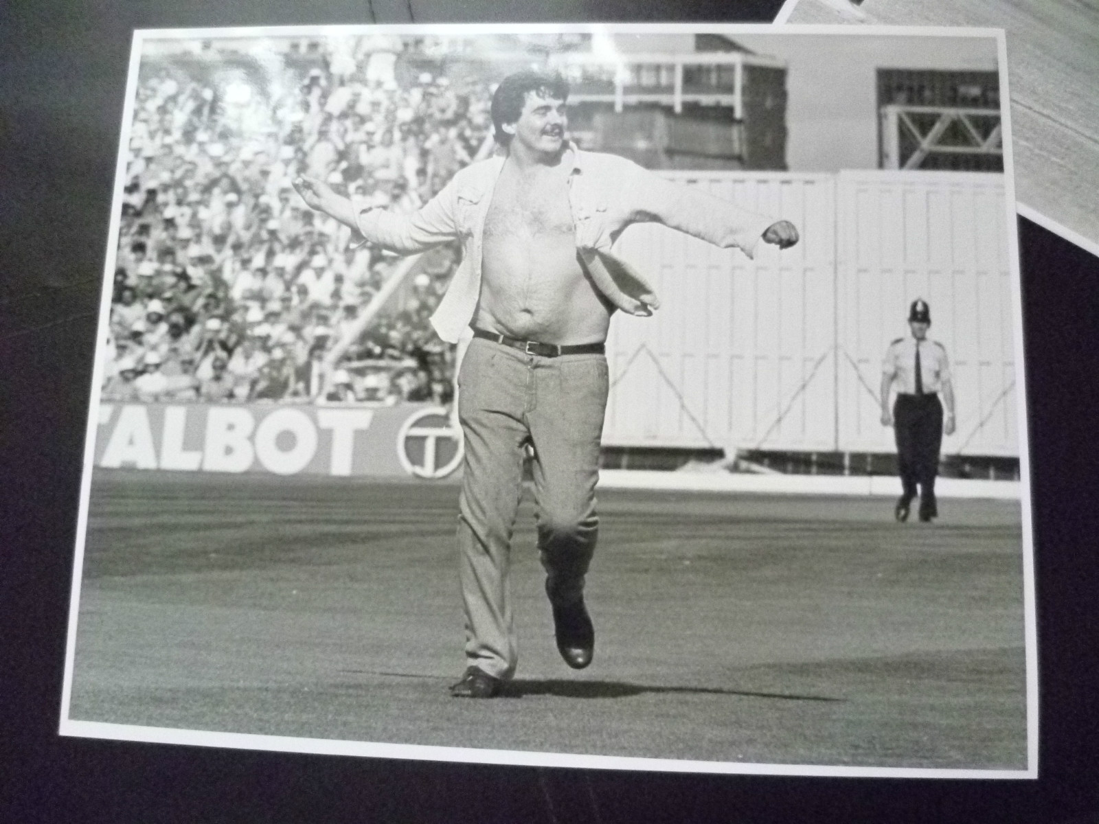 Cricket Press Photo- Vandalism in 1981 England v Aust. Test Match