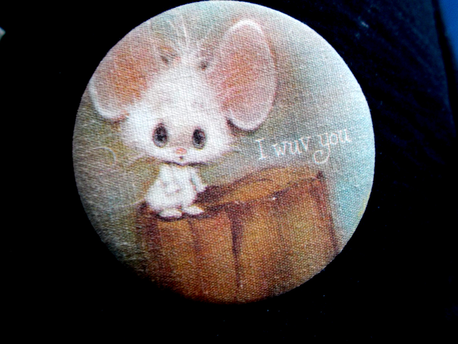 Hallmark LOVE DOT 1973 Pinback Button - Mouse "I Wuv You" 2.5"