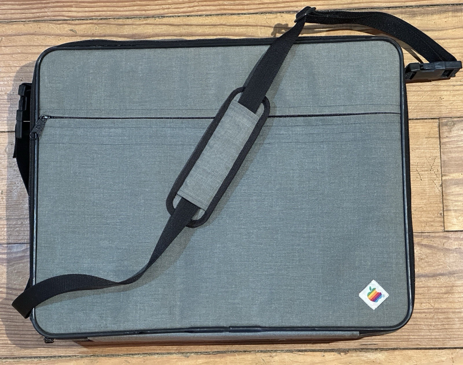 Vintage 80s Apple IIC Rainbow Logo Padded Mac Laptop Computer Bag Case w/ Strap