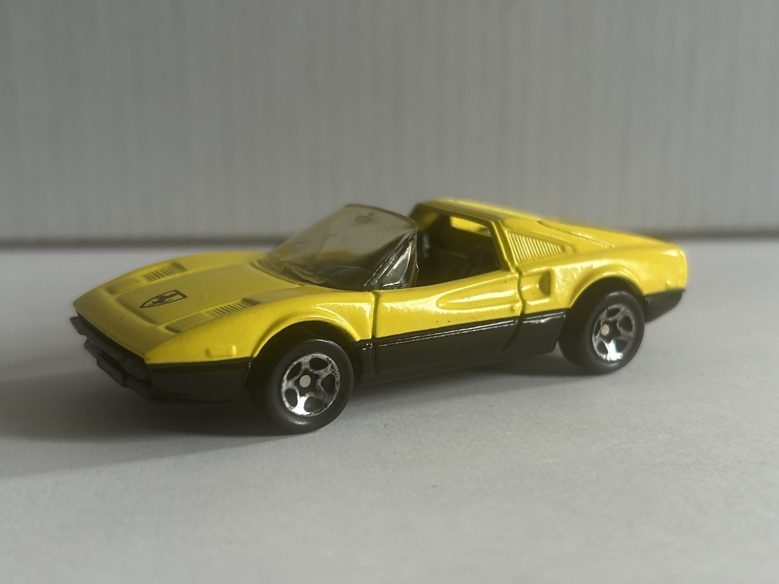 Hot Wheels Yellow Ferrari 308 GTS Convertible #604