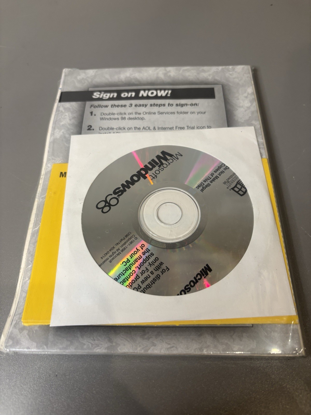 Microsoft Windows 98 OS Disc W/ Guidebook & Unused Product Key Sealed