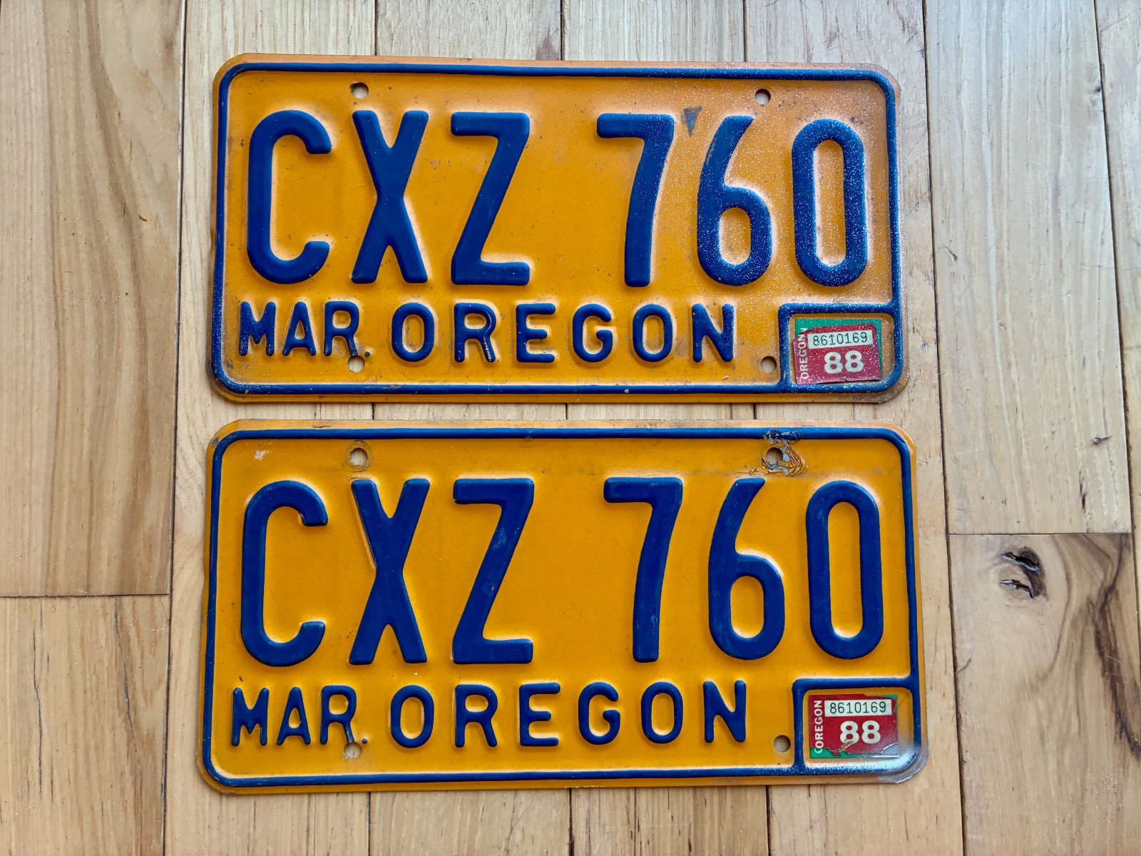 1988 Oregon License Plate Pair