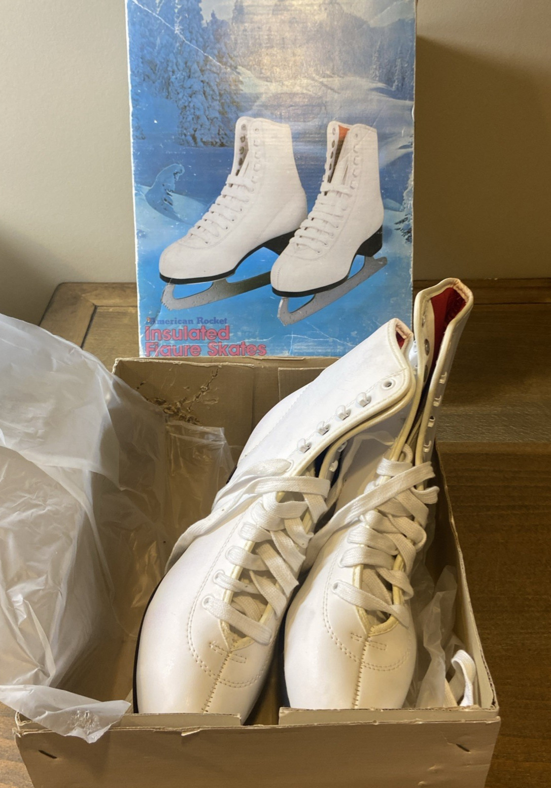 NOS Vintage American Rocket White Laced Ladies Ice Figure Skates Womens Size 10