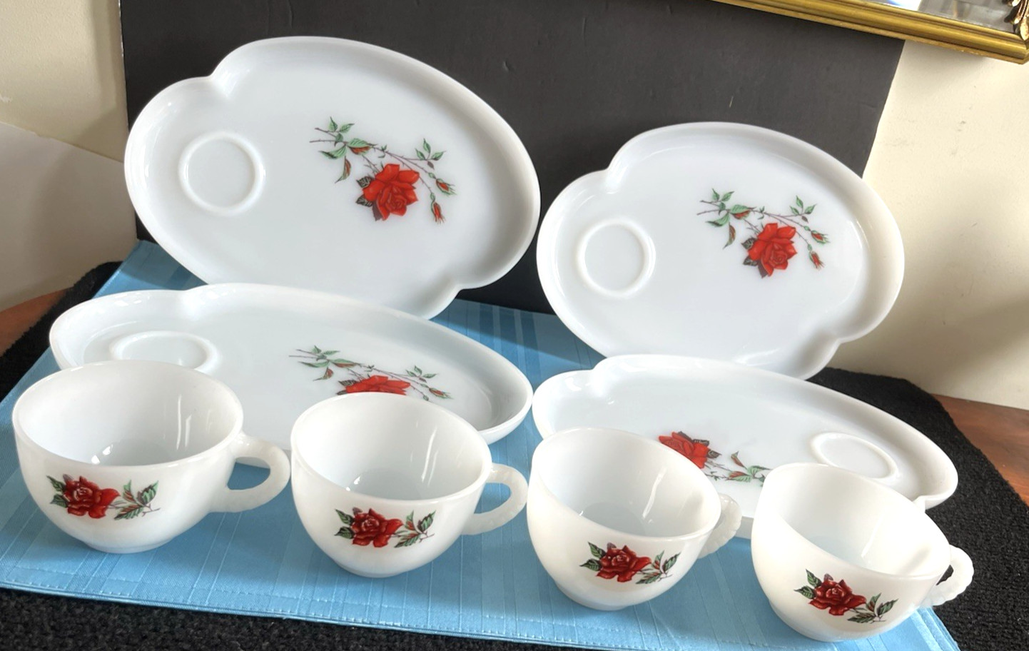 Federal Glass Rosecrest Red Roses Milk Glass 4 Cup & Luncheon Plate Snack Set