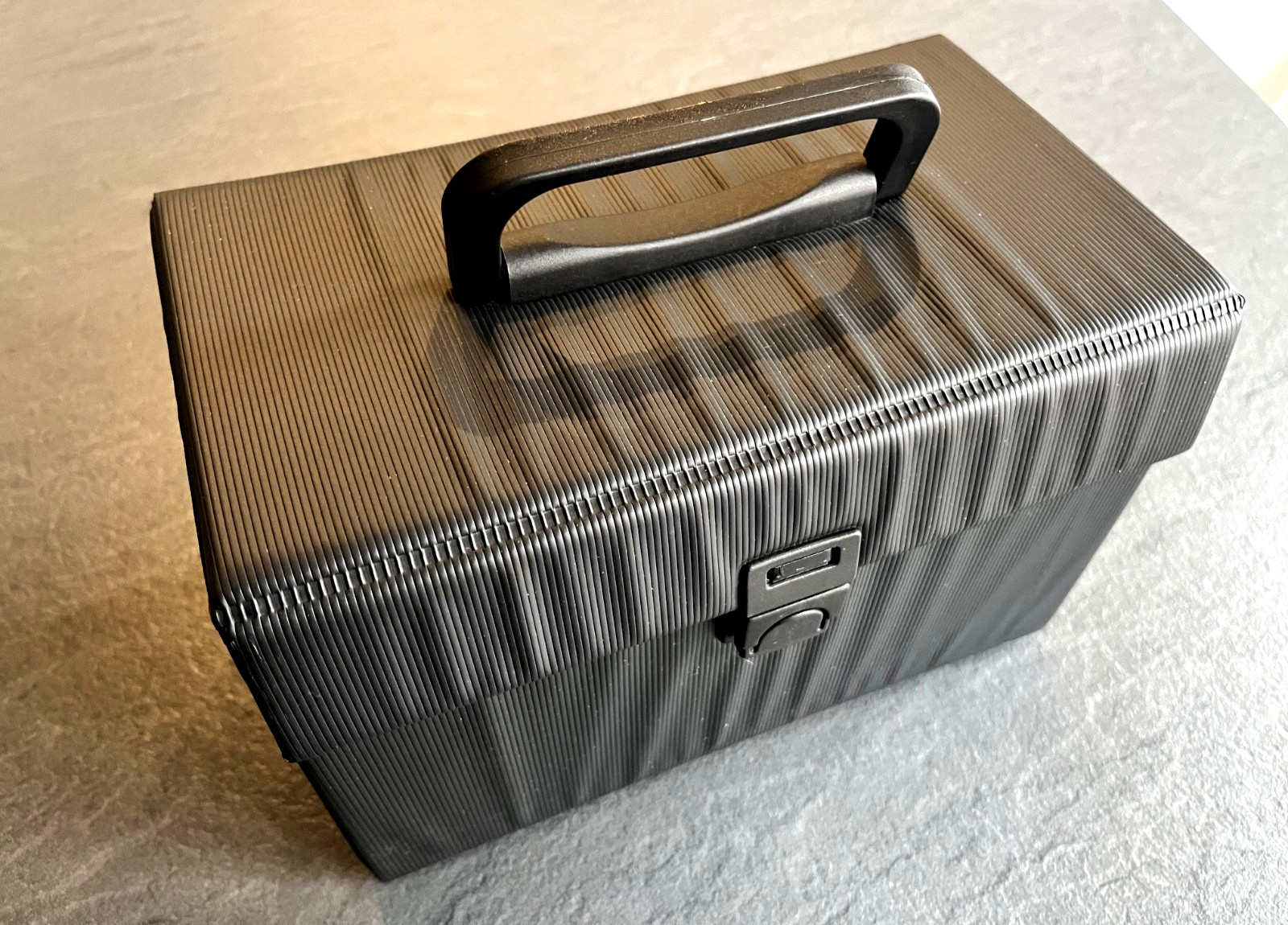 Vintage 16-Disc CD / Tape Storage Travel Box  90s Rare Retro