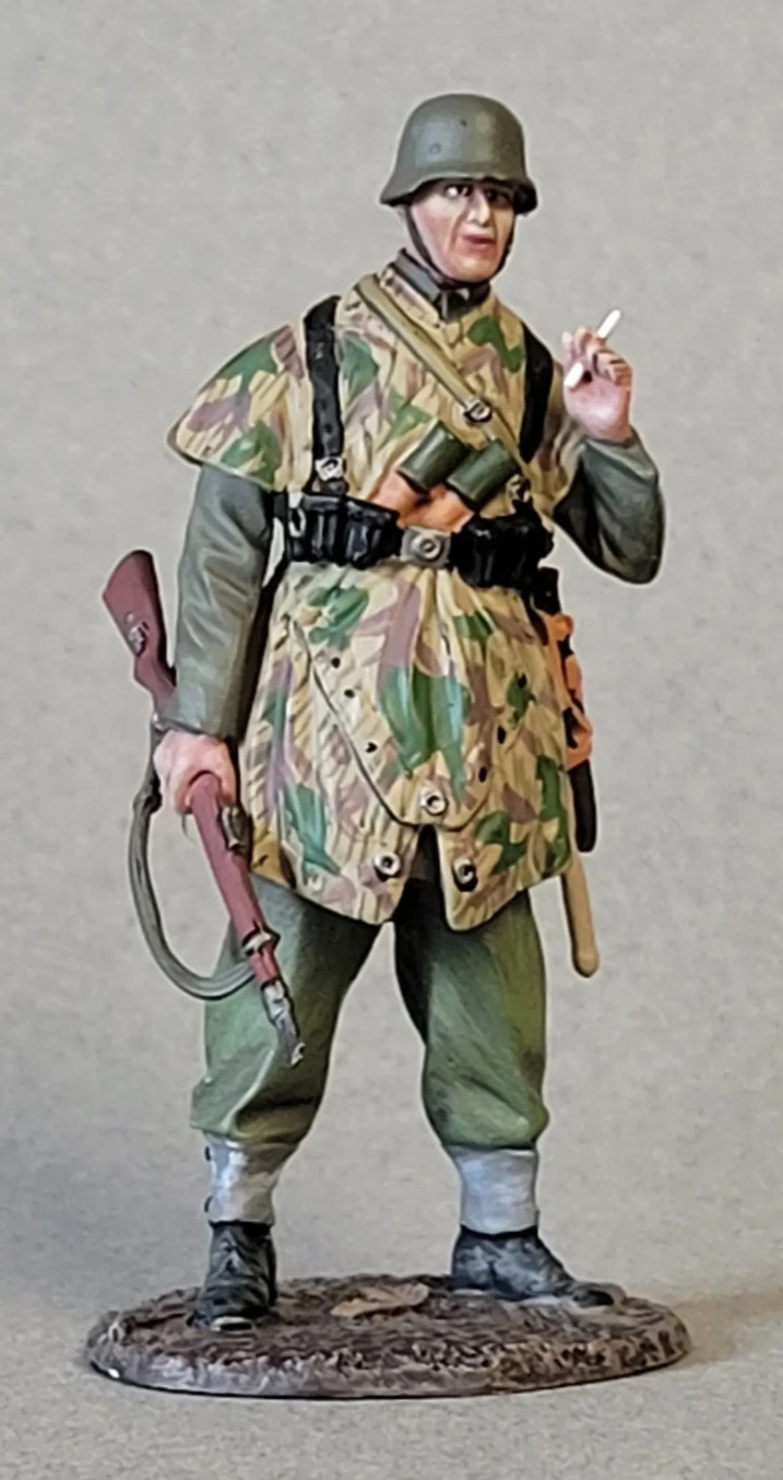 W. Britain - German Grenadier w/Zeltbahn and K98 Smoking Cigarette, 1944 #25171