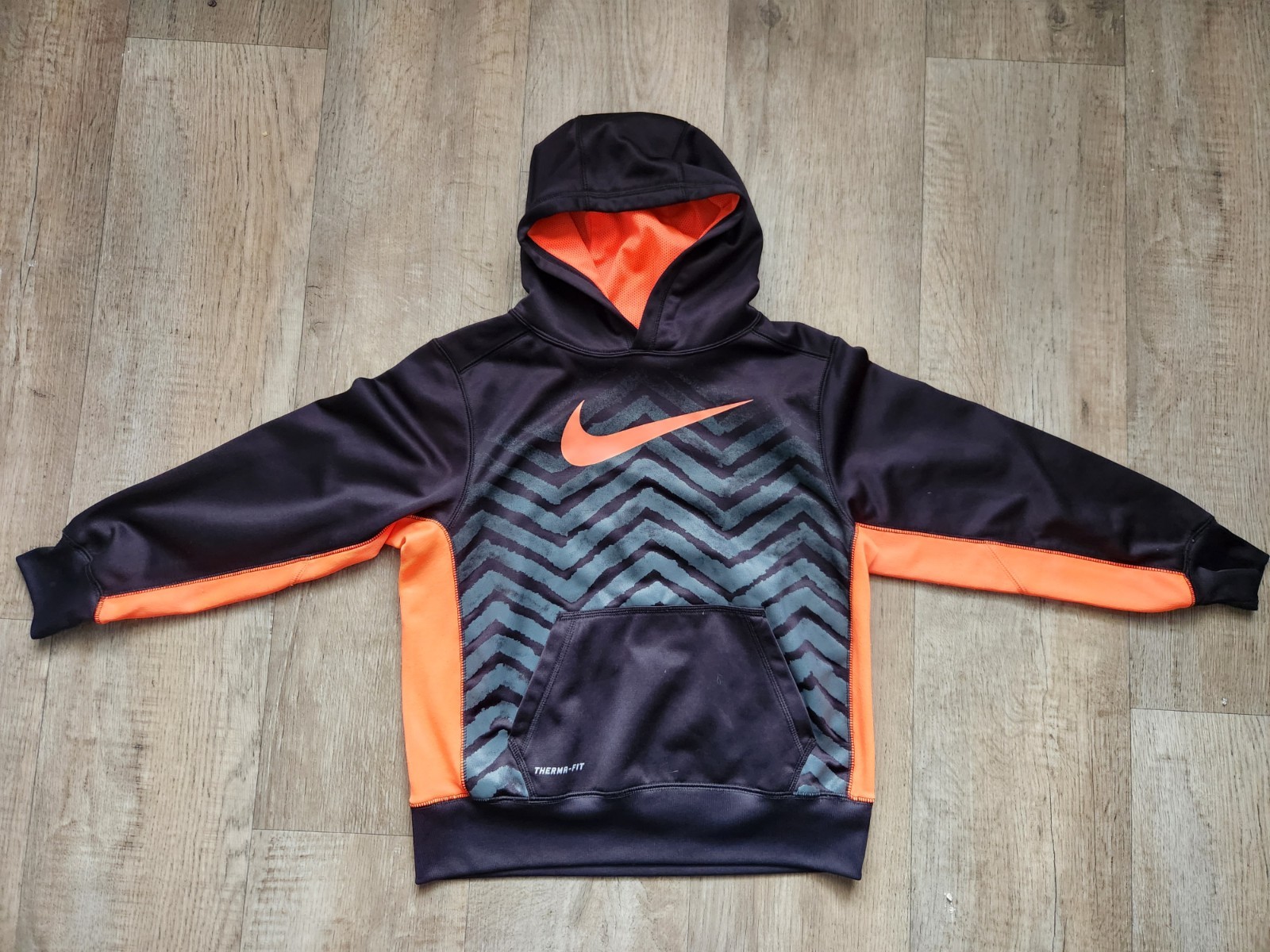 NIKE Therma Fit Hoodie Youth Orange Black Pullover Sweatshirt Size M Pockets