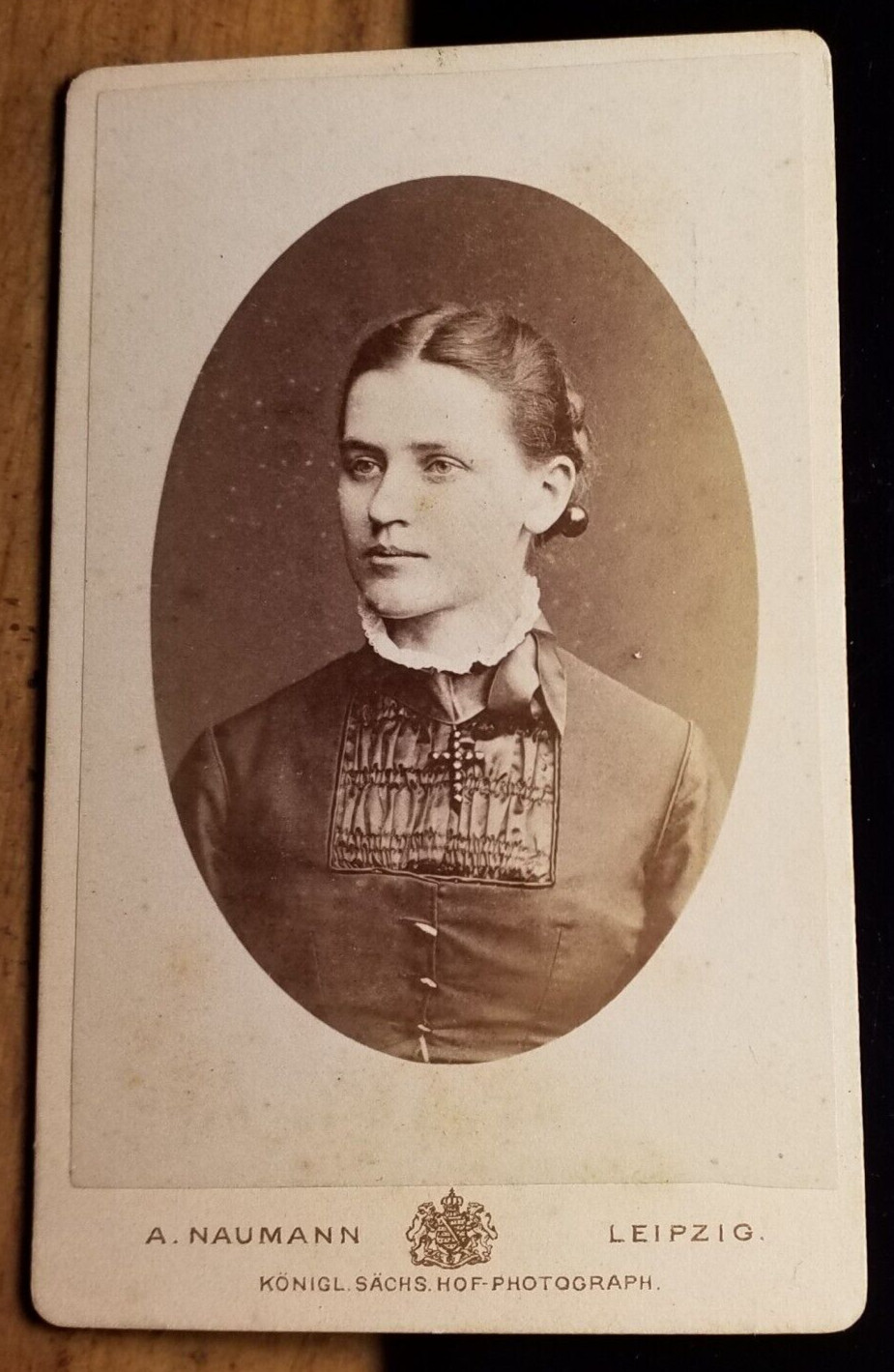 Young Beautiful Woman Cross/circa 1880s CDV Alfred Naumann Leipzig
