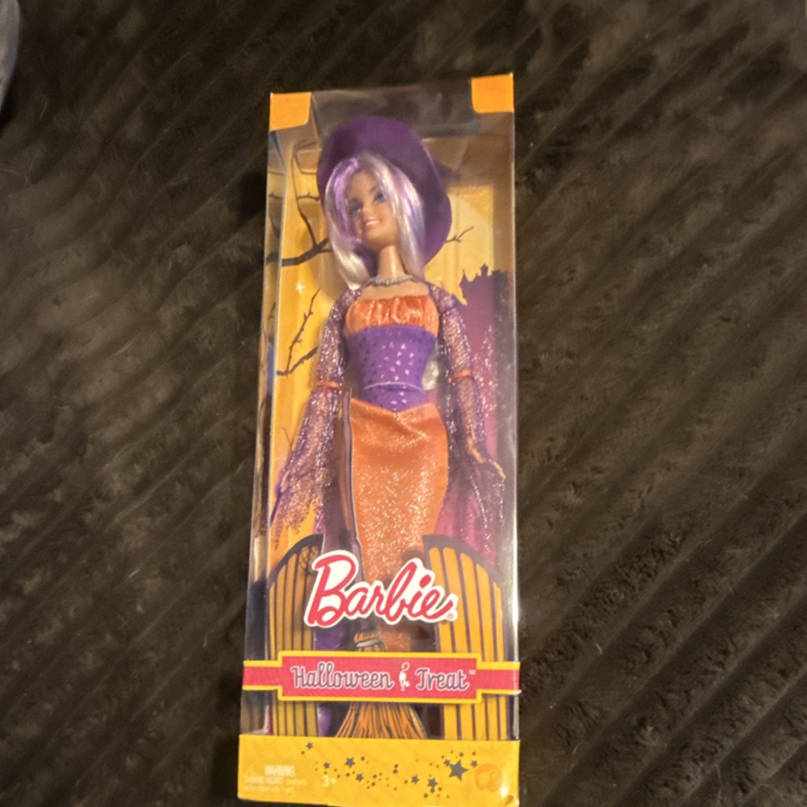 Barbie Halloween & Treat Fashion Doll Blonde Blue Eyes 2008 in Original Box