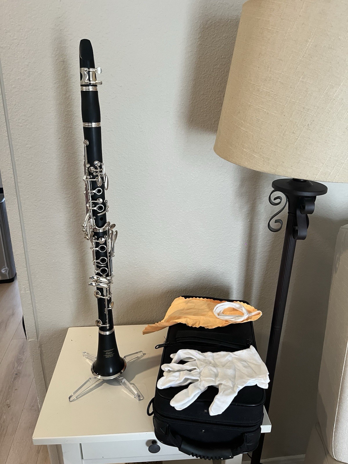 Black Plastic Clarinet with Case, Mouthpiece, Ligature, Cleaning Cloth