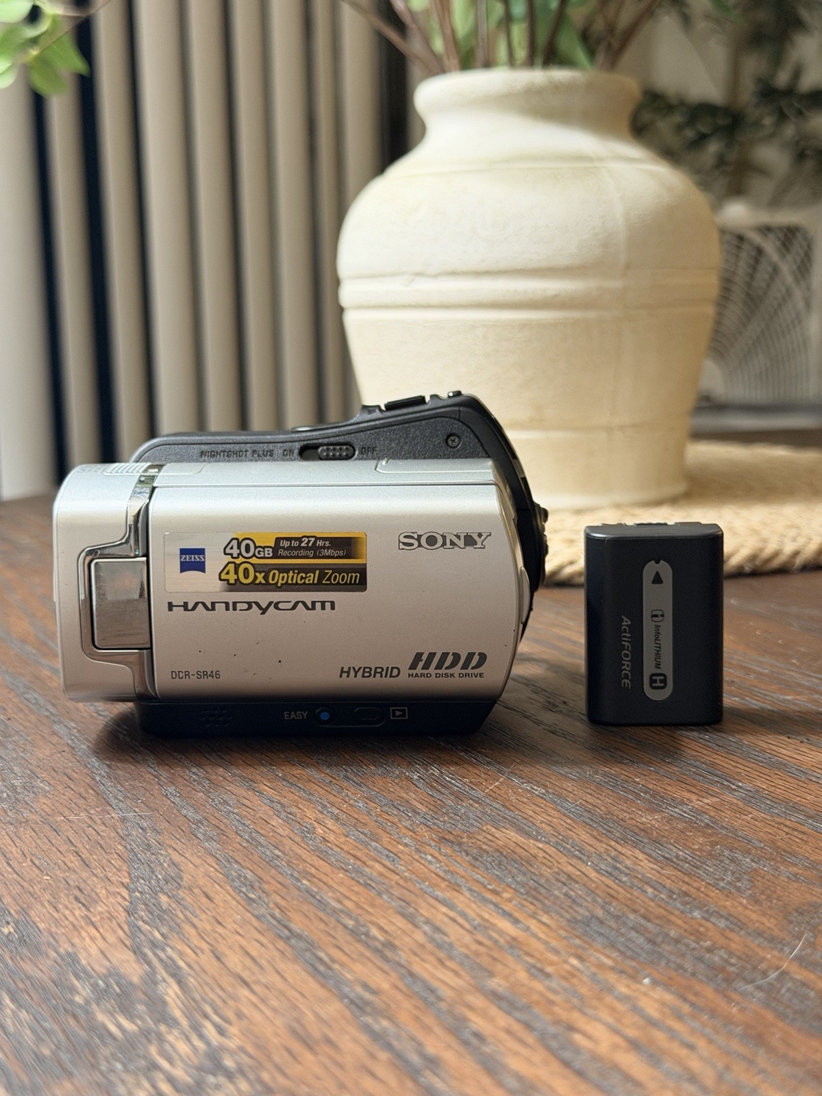 Sony Handycam DCR-SR46 40GB HDD Digital Video Camcorder - SILVER TESTED WORKS