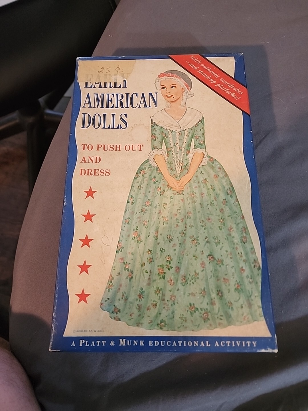 Early American Dolls Push out dolls (PAPER)and dress 1963  Platt & Munk activity