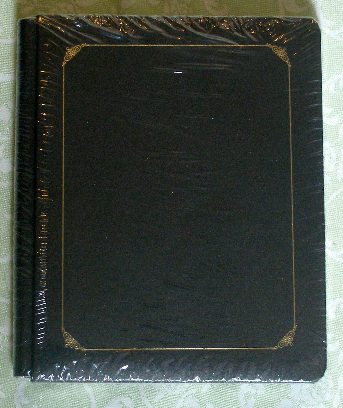 Creative Memories 8.5 X 11 Black Tribute Scrapbook Album with Gold Trim