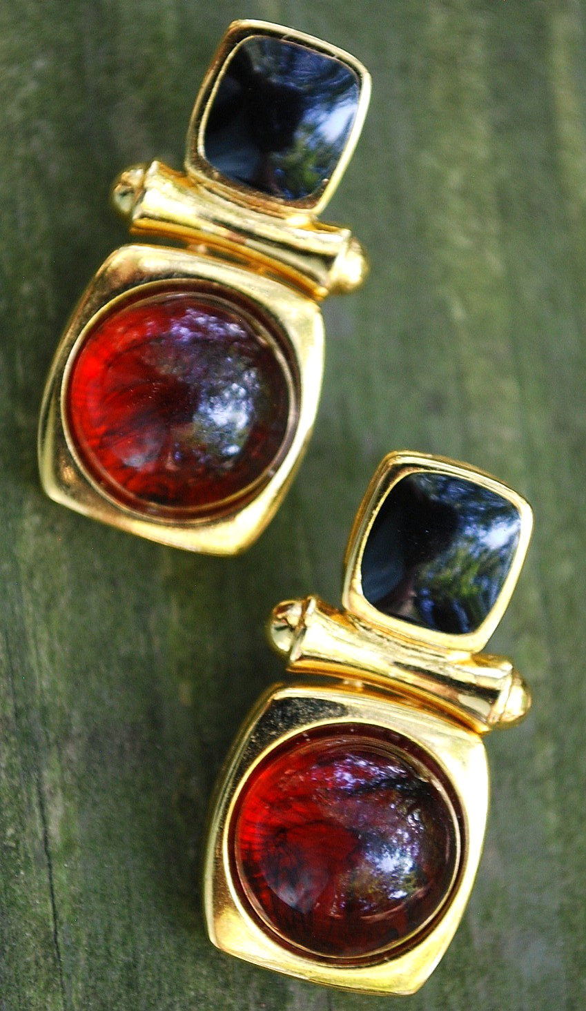 Vtg JOAN RIVERS Pierced Earrings AMBER/BLACK CABOCHON Door Knocker/Dangle 1.25"