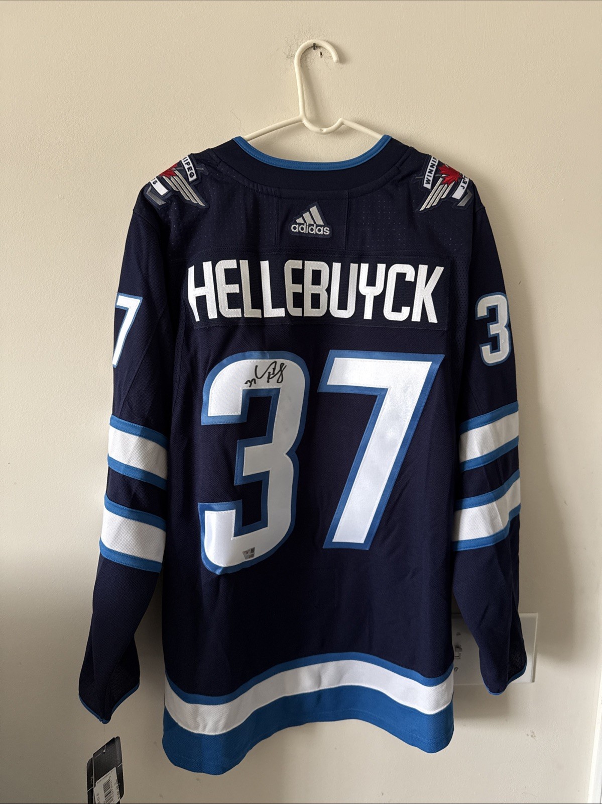 Men’s adidas Connor Hellebuyck #37 Winnipeg Jets Autographed Jersey Sz 54 - NWT