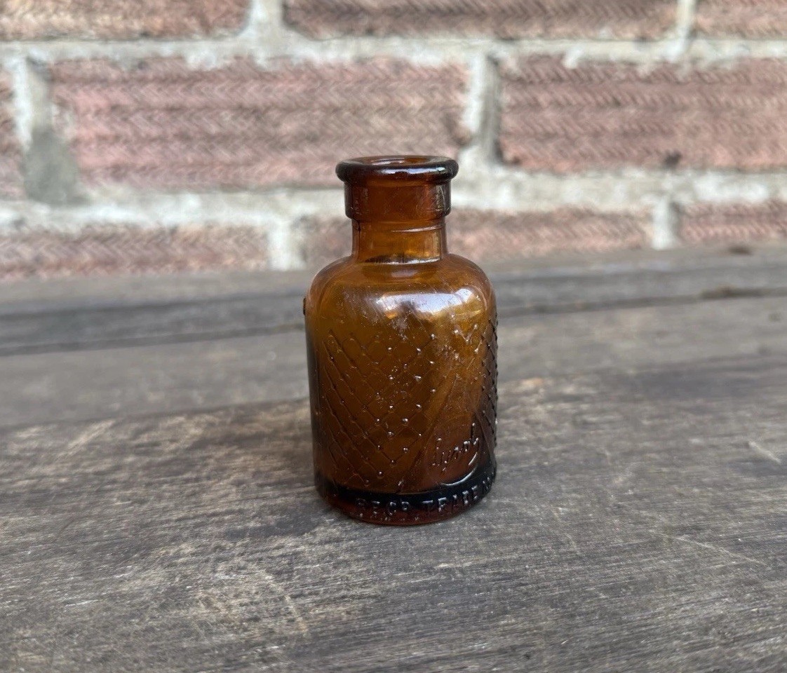 Vintage Brown Lysol 0585 Round Ribbed Glass Poison Bottle Pharmacy Do Not Touch