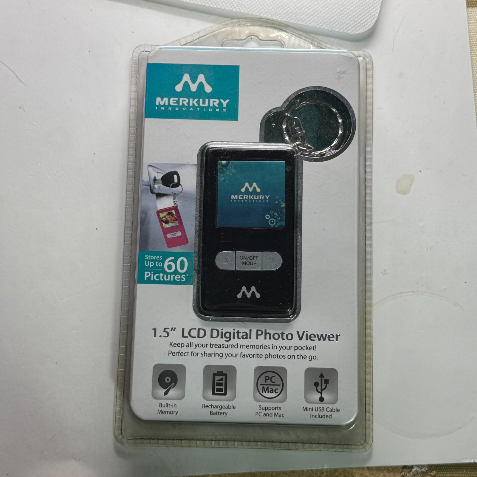 Merkury Innovations 1.5-Inch Digital Photo Key chain Blk. MI-DF0151 New USB