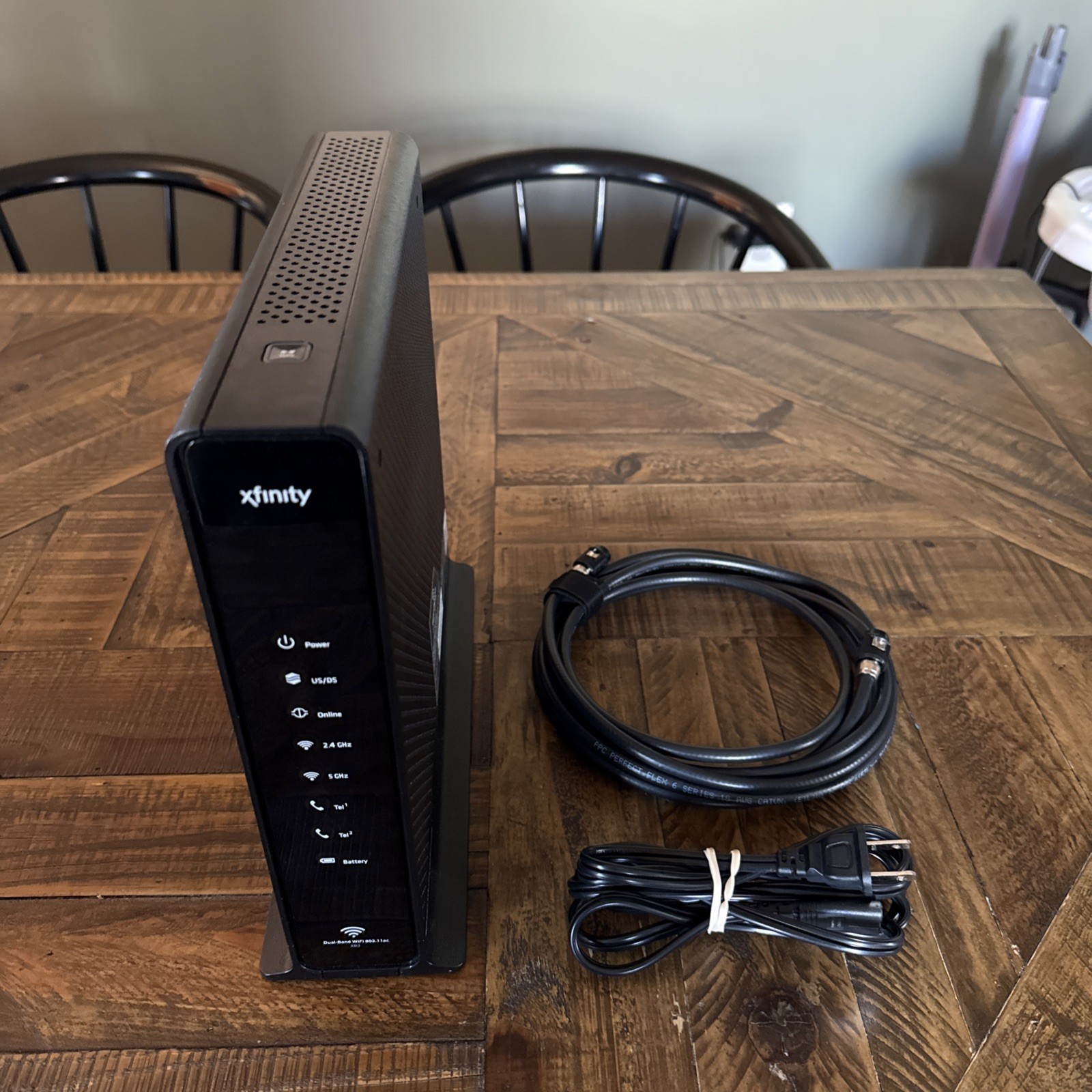 ARRIS TG1682G Panoramic Dual Band WiFi Router Cable Modem 2.4/5GHz