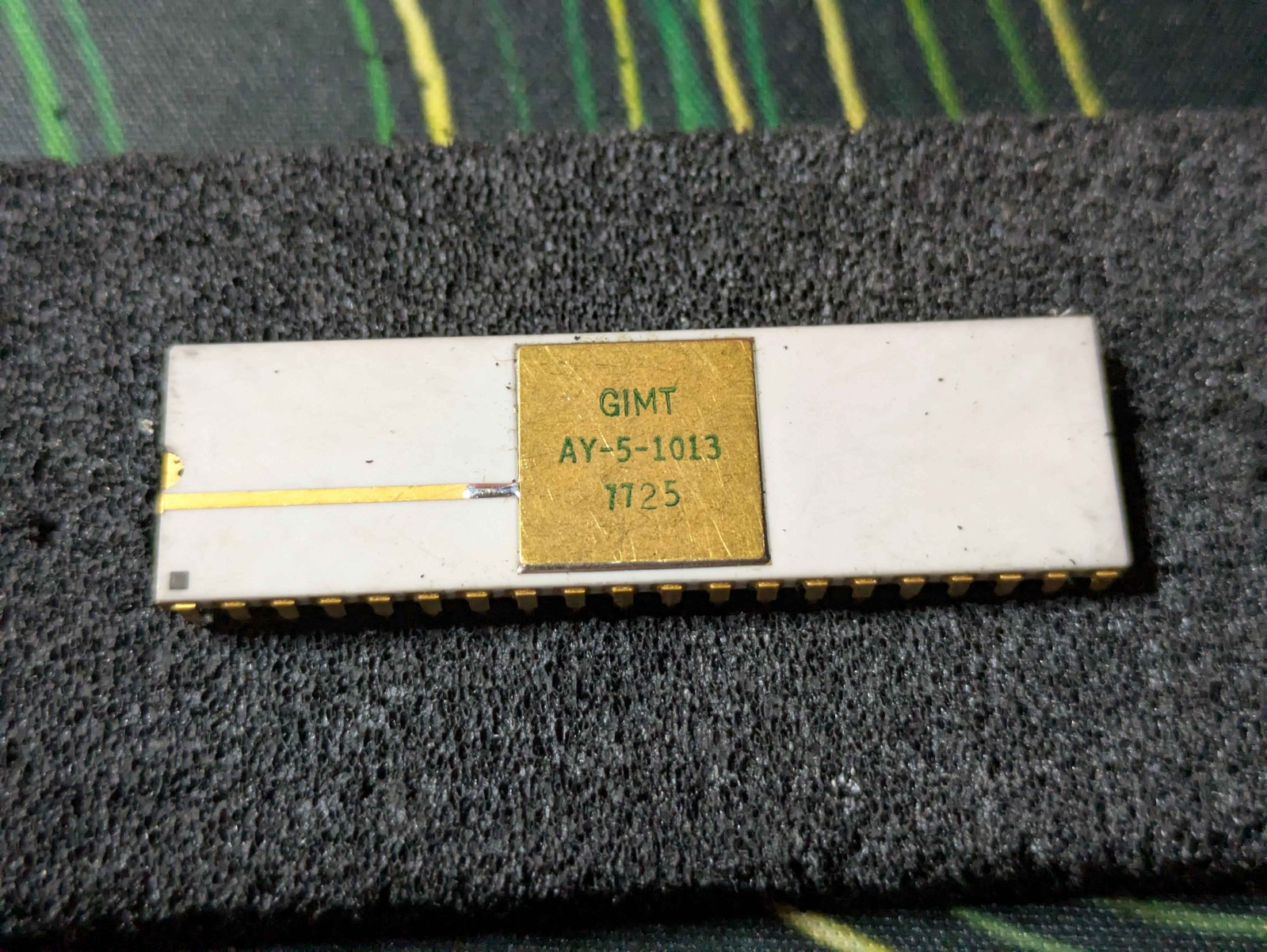 [New Old Stock/NOS] COM2502 / AY-5-1013A - Ceramic Package with Gold Pins