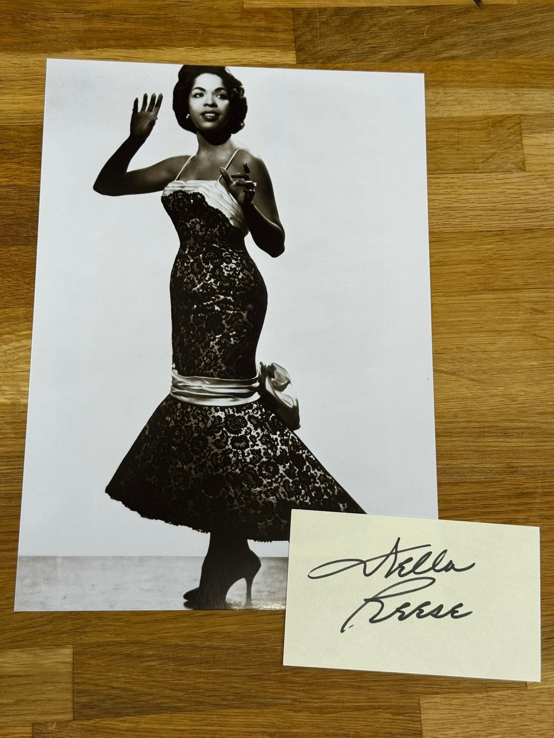 Della Reese Singer & Actress, Genuine Autograph