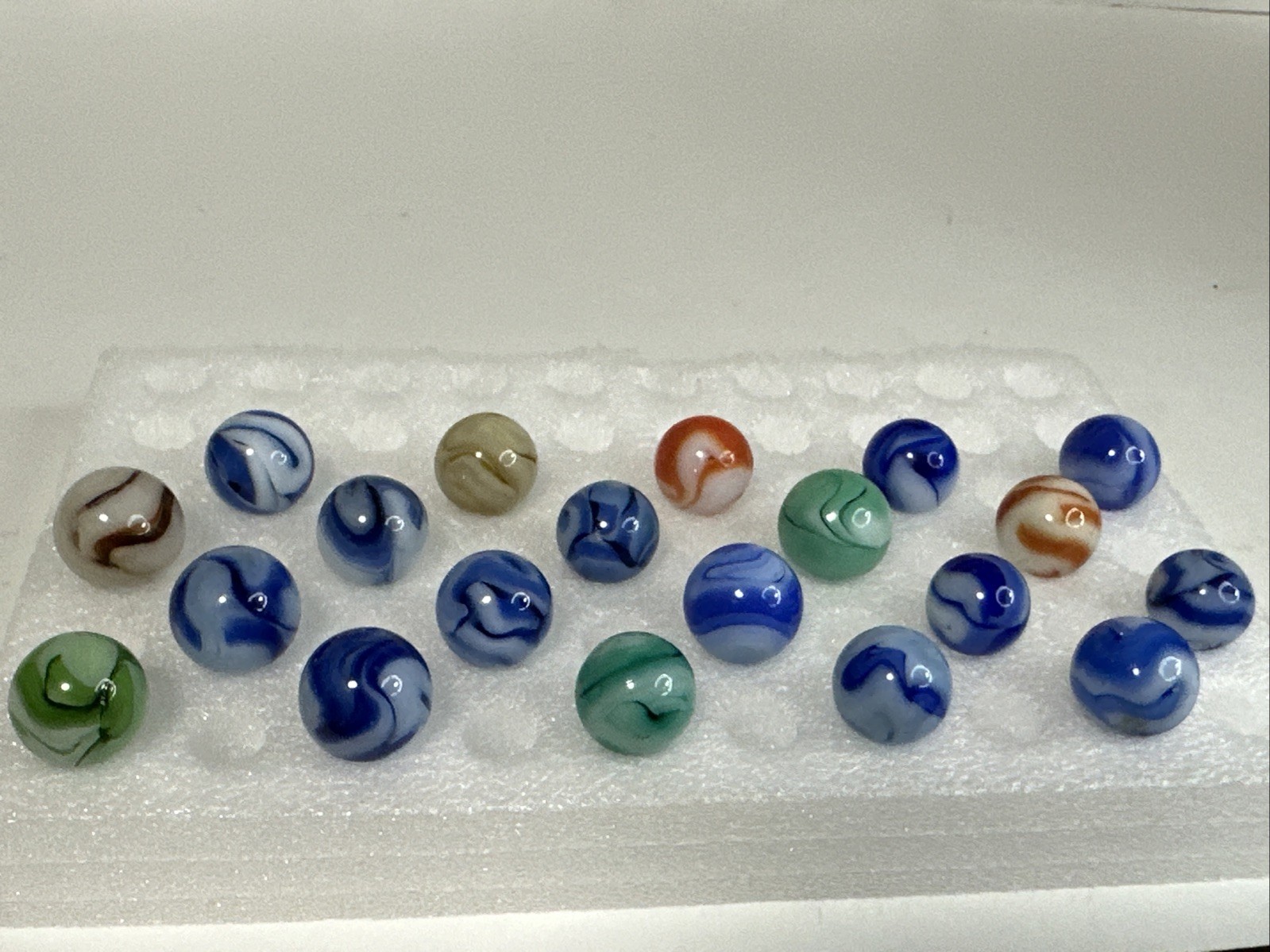 125 Lot of 20 Ravenswood Swirl Vintage Marbles!