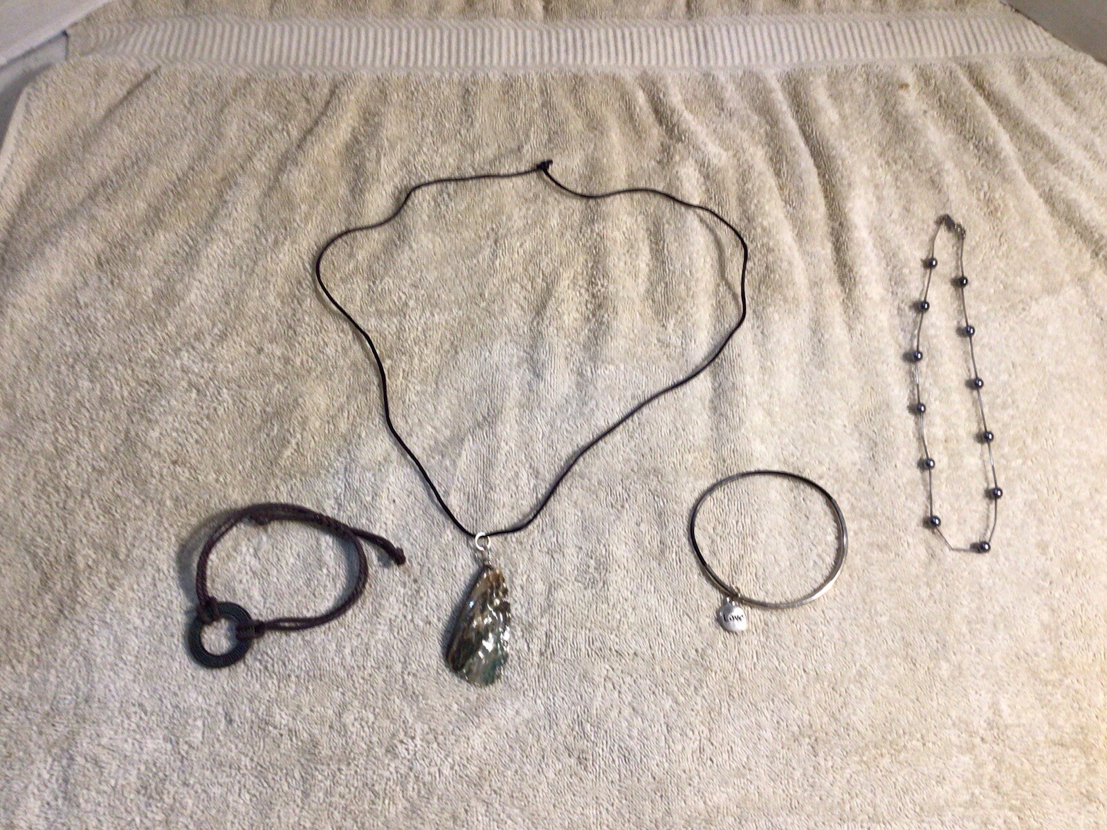 Fashion Jewelry Mixed Lot 2 Necklace, 2 Bracelet