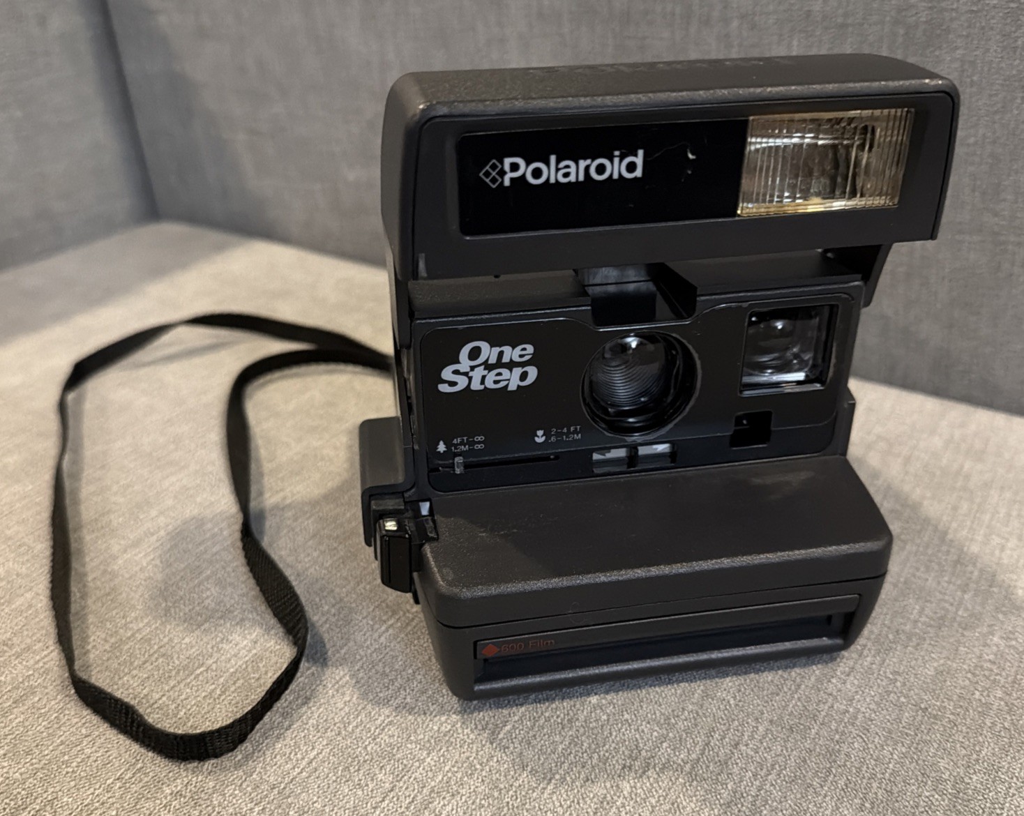 UNTESTED Vintage Original Polaroid OneStep 600 Instant Film Camera W/strap 🔥