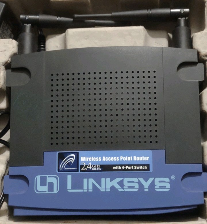 Linksys BEFW11S4 Wireless Router 802.11b 2.4GHz Access Point 4-Port Switch