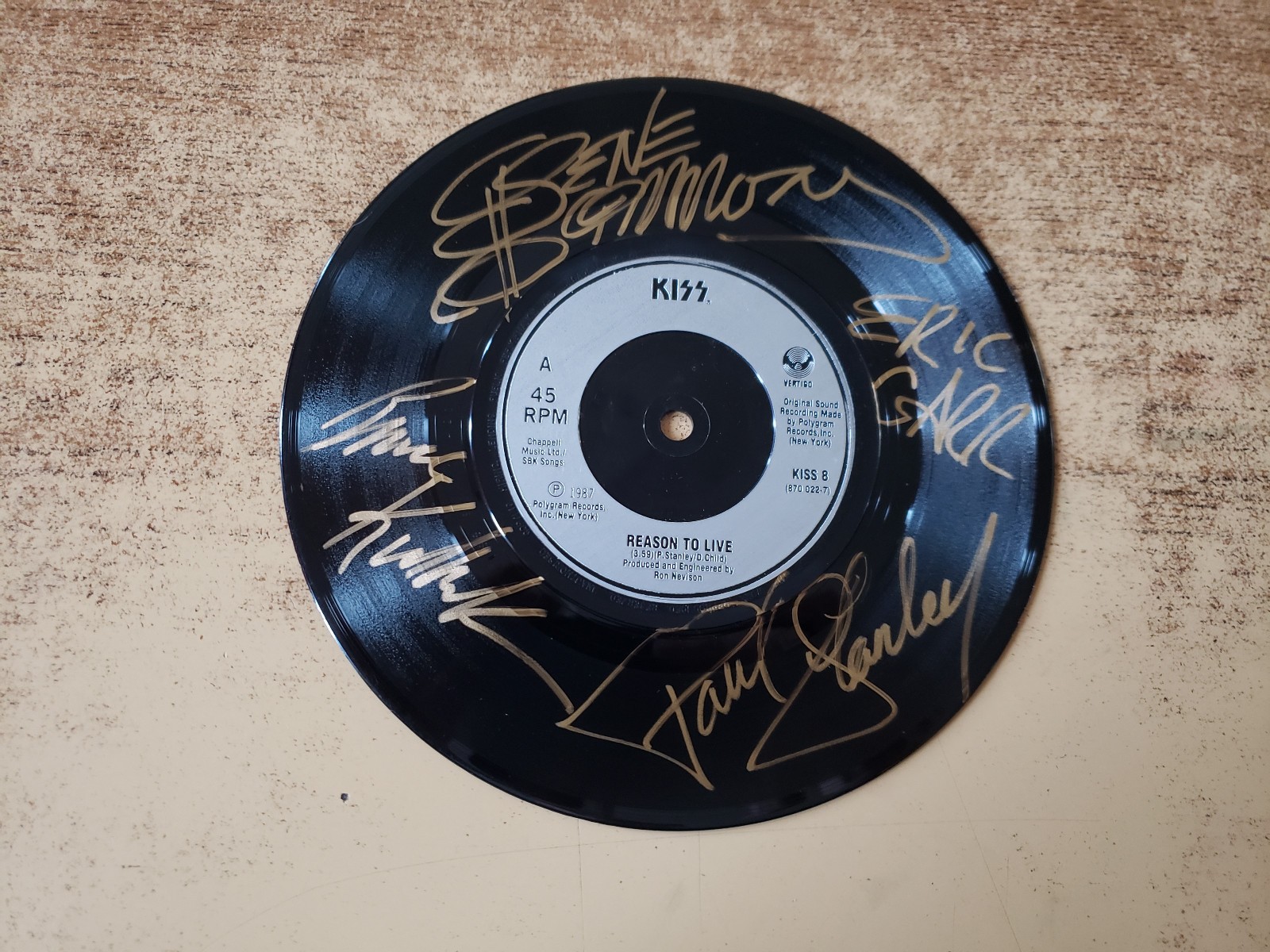 all 4 hand signed 1980s excellent Kiss-Reason To Live/thief in the night 45