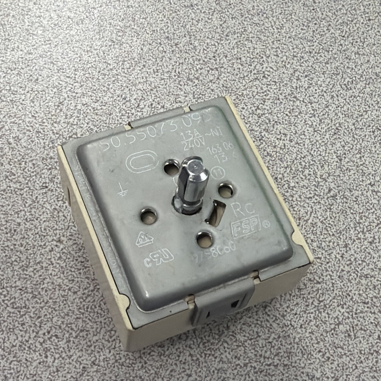 Whirlpool Dual Surface Element Infinite Control Switch  9758060  WP9758060 