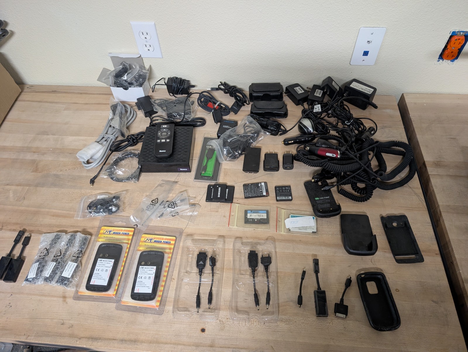 MP MP Model Power Mixed Lot Cell Phones Chargers Batteries Cables Accessories