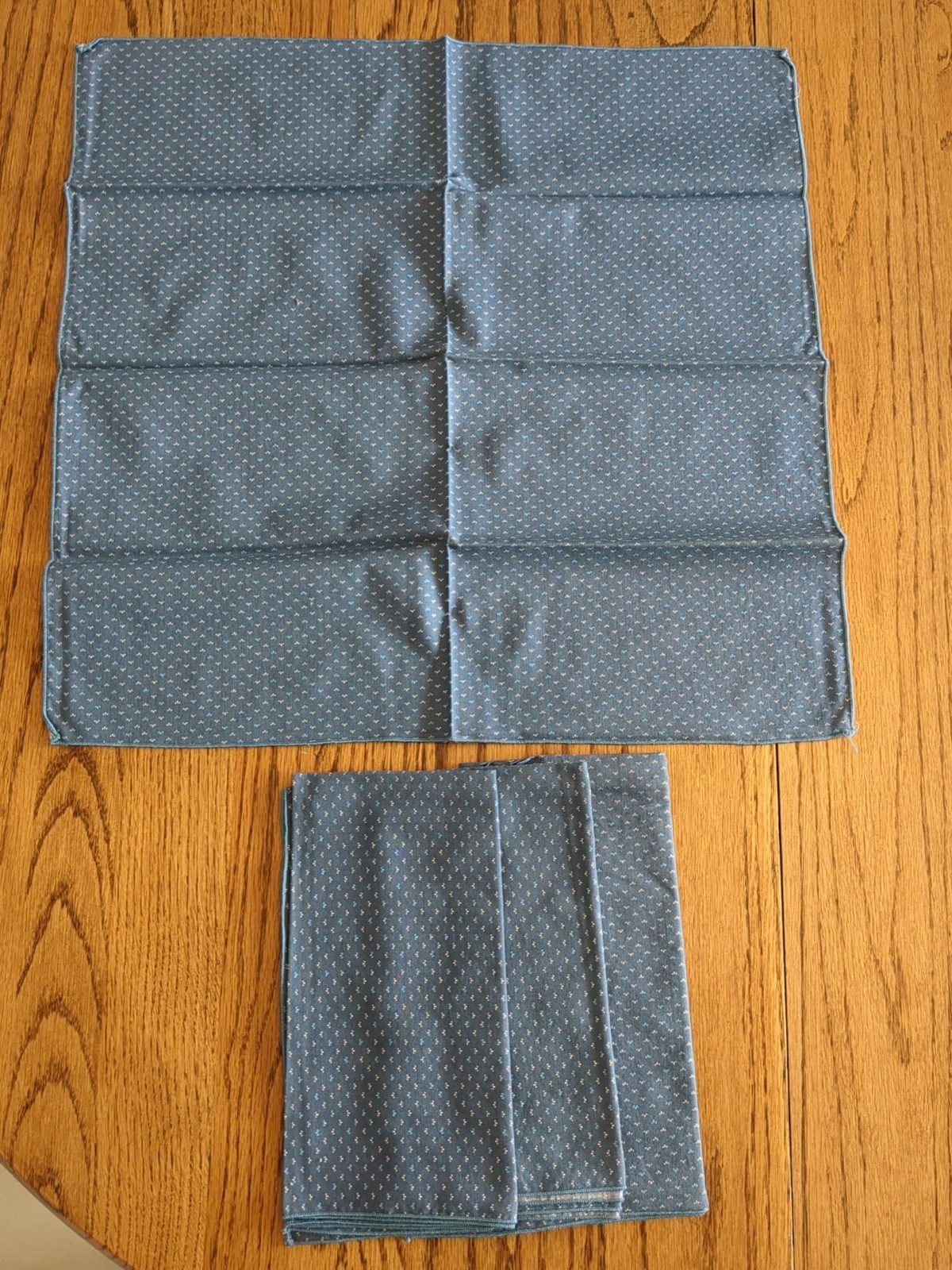 Set Of 4 Blue Cloth Napkins 17"X 17" Set Of 4 Blue And Pink Checkered Napkins