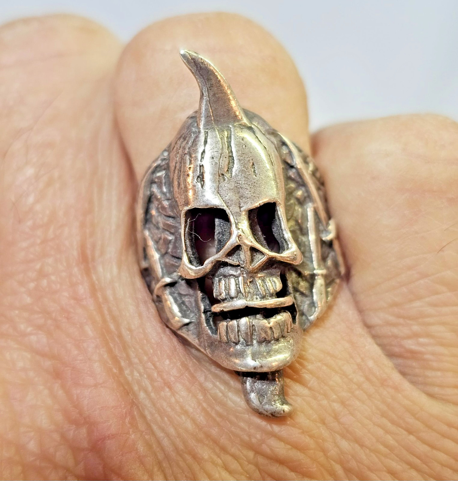 vtg 925 Sterling Silver Skull Head Skeleton Dagger Impaled Biker 3D Ring Sz 8"