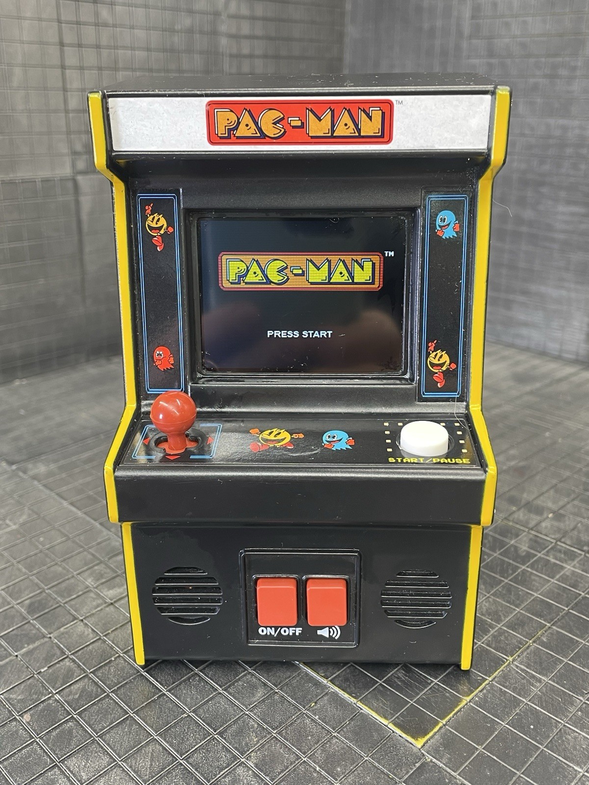 Pac-Man Retro Mini Arcade Classic Game 2009 Bandai Namco Color Screen Tested