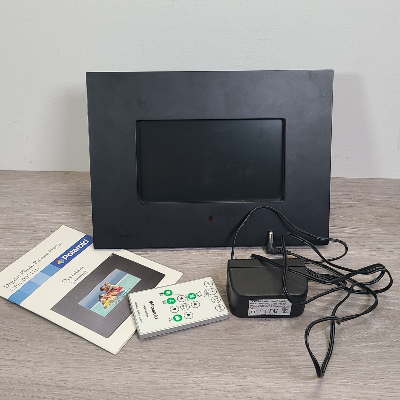 Polaroid Digital Photo Frame 7" Black CPA-00711S Remote Power Cord Manual Bundle