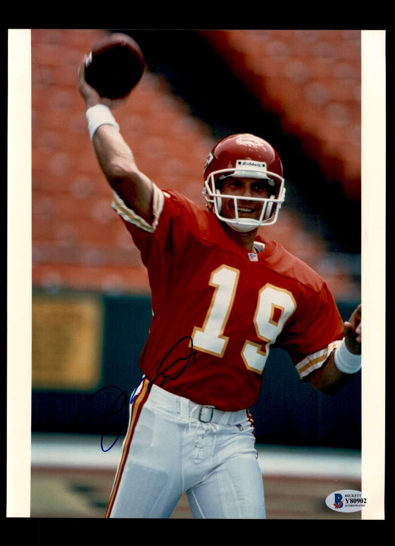 Joe Montana Beckett BAS Signed  9x11 Photo Autograph Chiefs