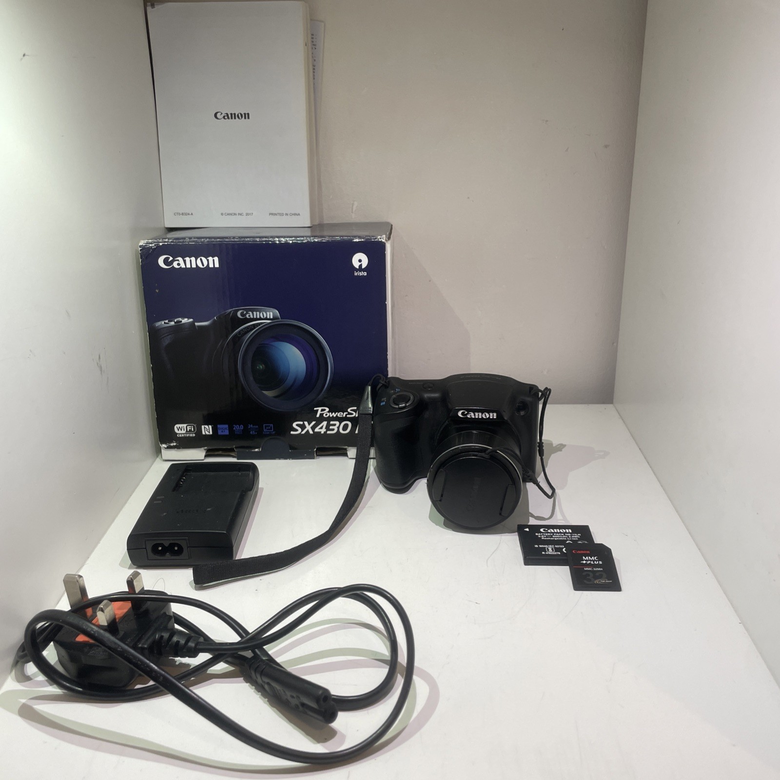 Canon Powershot SX430 IS Digital Bridge 45x Optical Zoom w/ accessories 
