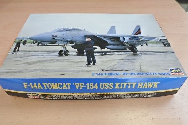 FW4 (1128) ZZ2D Hasegawa 04443 1/72 F-14A Tomcat VF-154 Kitty Hawk 80/outside 66