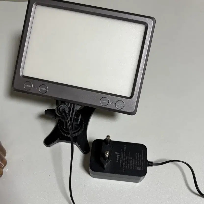 Luxpad Studio Light Clamp Type Adjustable White Panel Photography Lighting