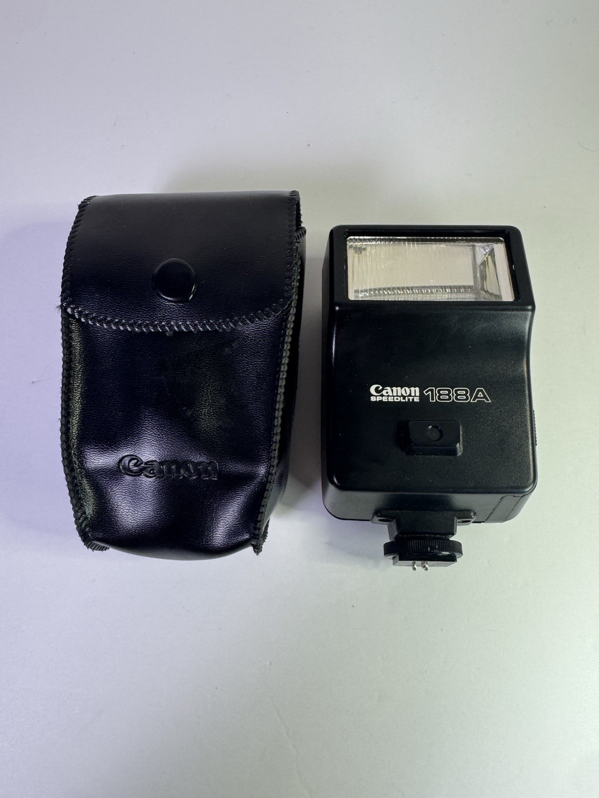 Canon Speedlite 188A Shoe Mount Flash for 35MM SLR Camera - With Case