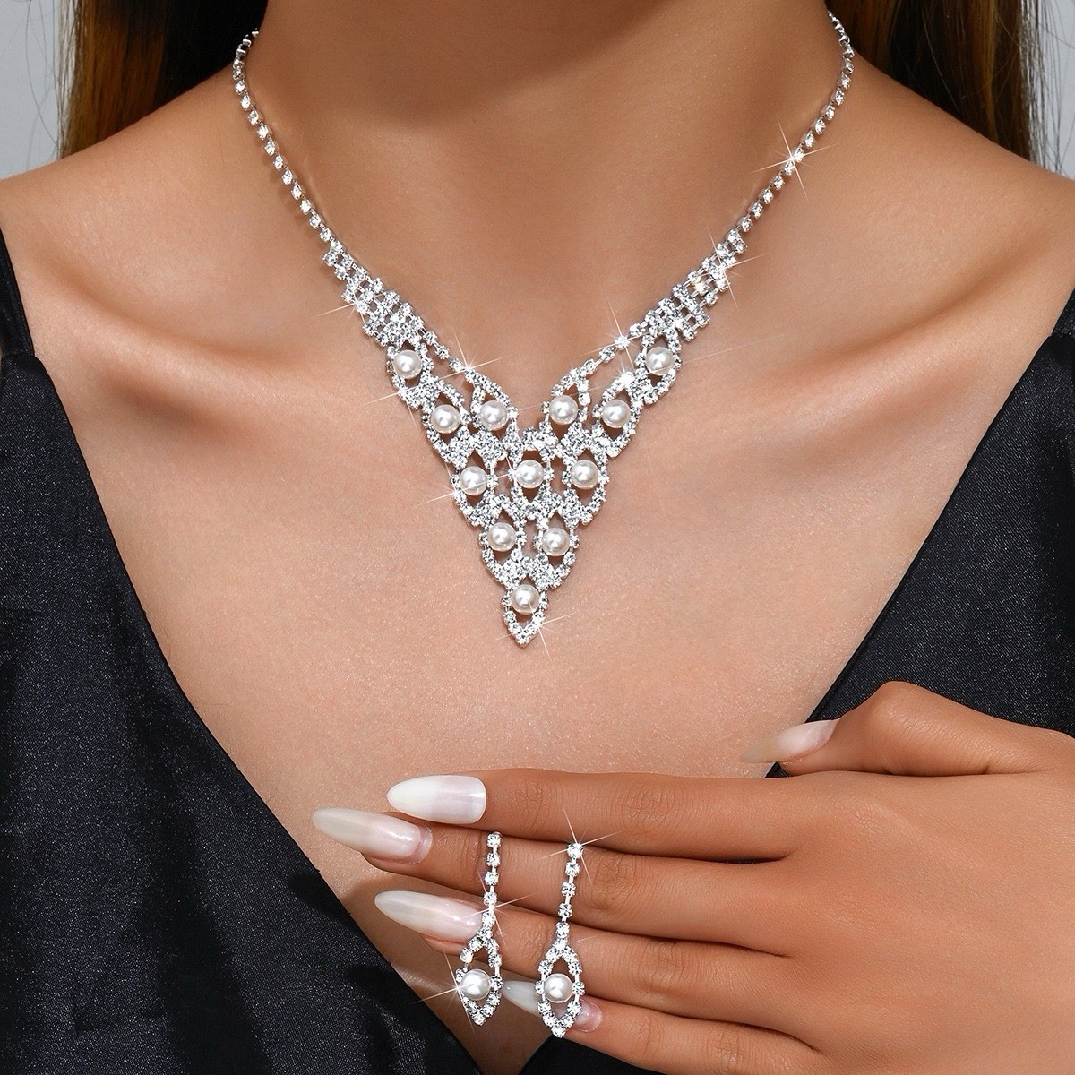 Rhinestone Bridal Necklace and Earrings Wedding Jewelry Set .